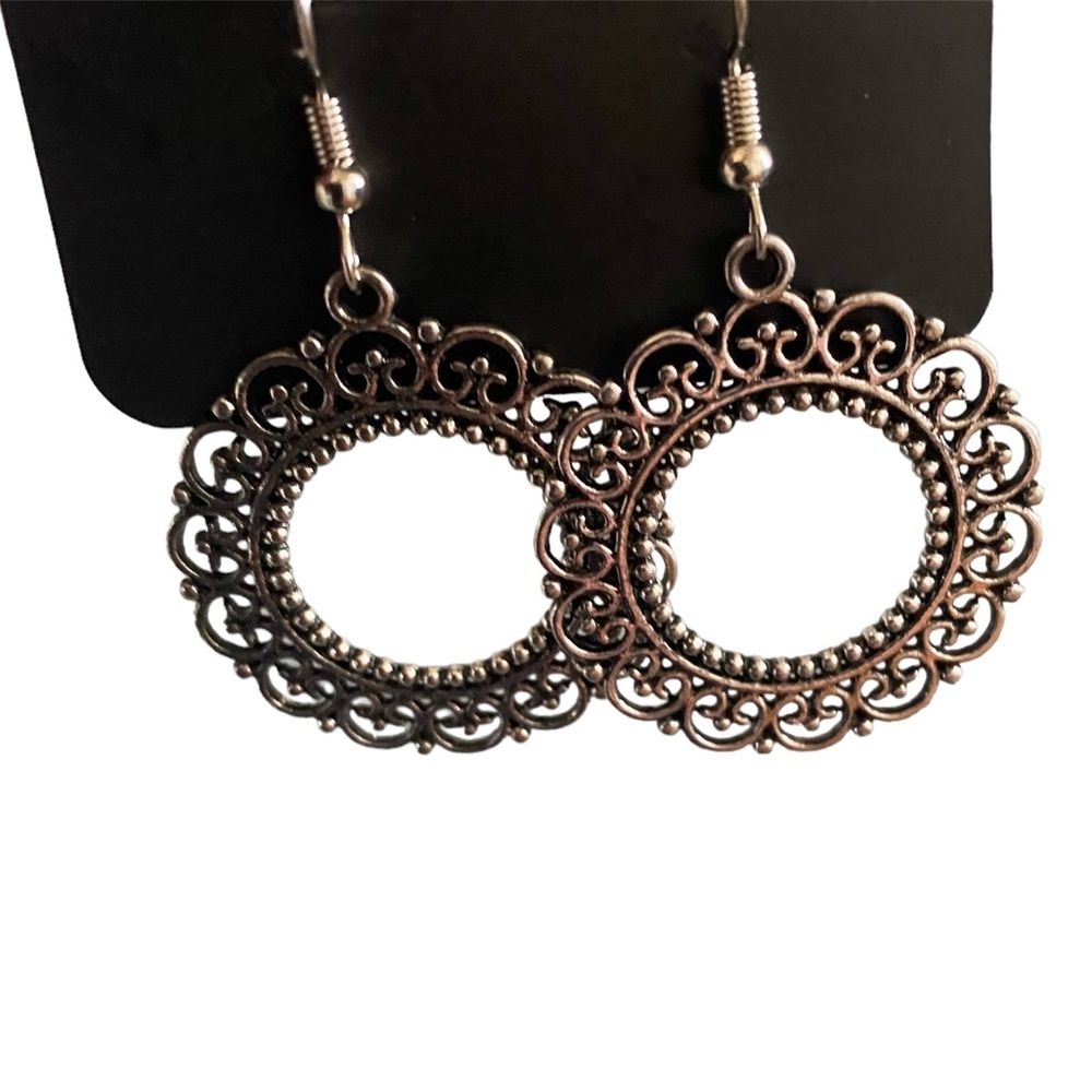 Round dangle earrings - Picture 3 of 5